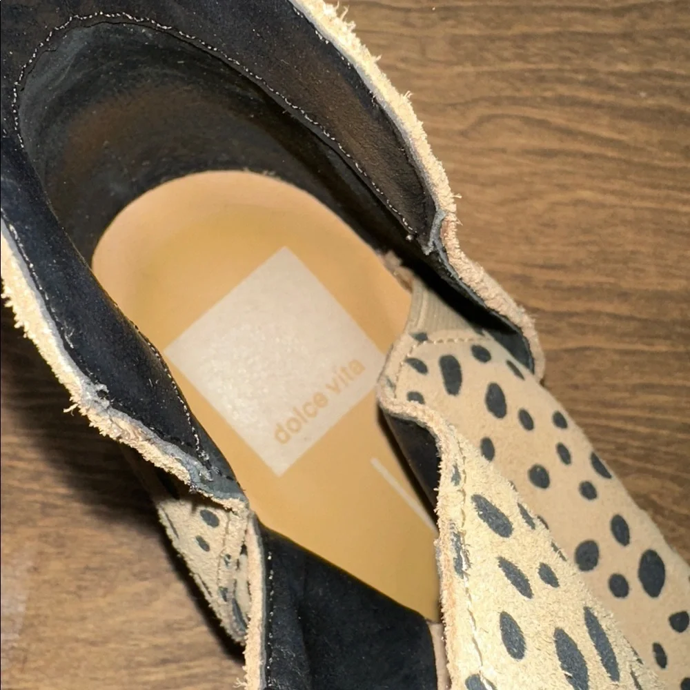 Dolce Vita Kaidie Black and Tan Ankle Boots size 9 1/2 medium